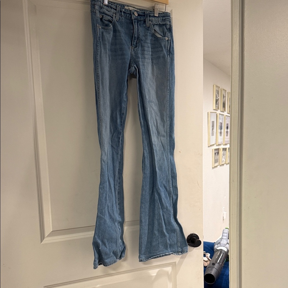 AMO  Jeans